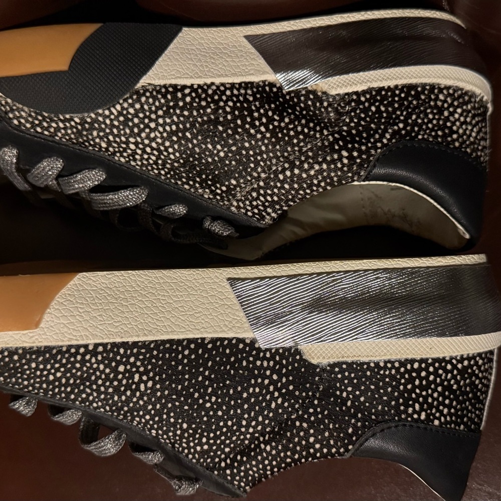 Dolce Vita Black and White Women's Sneakers - Picture 3 of 4